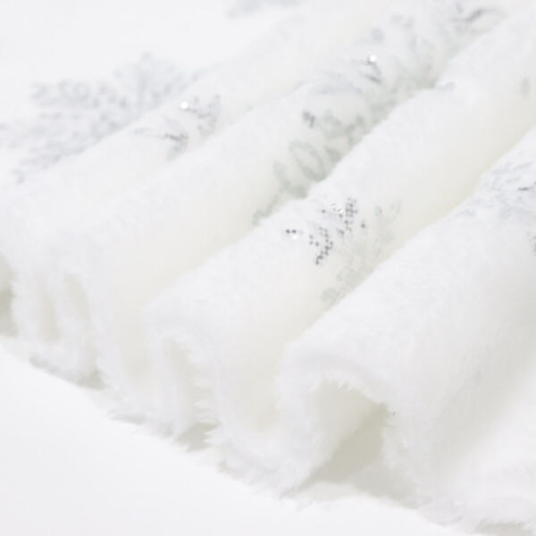 Celebrate the season in style with our cozy Christmas fleece blankets