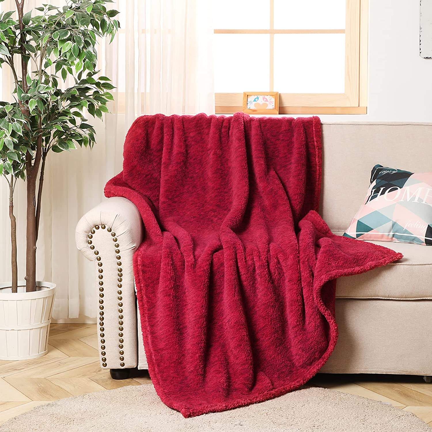 Hot Selling Red Solid 100% Polyester Warm Sherpa Fleece Blanket For Sofa supplier