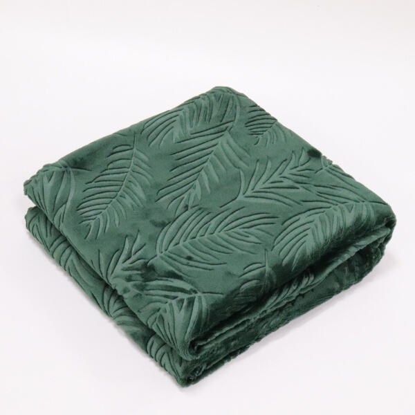 Best Green Fleece Blanket to Layer on Your Couch