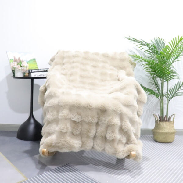 Upgrade Your Lounge Space with a Plush Throw