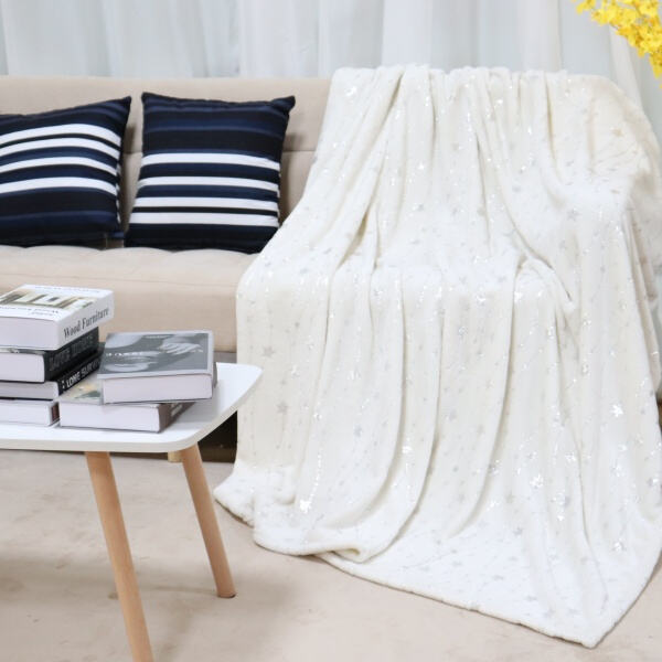 Get Cozy with the Best Soft Blankets for a Good Night's Sleep