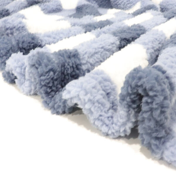 Stay warm this winter with sofa fleece bedding sets