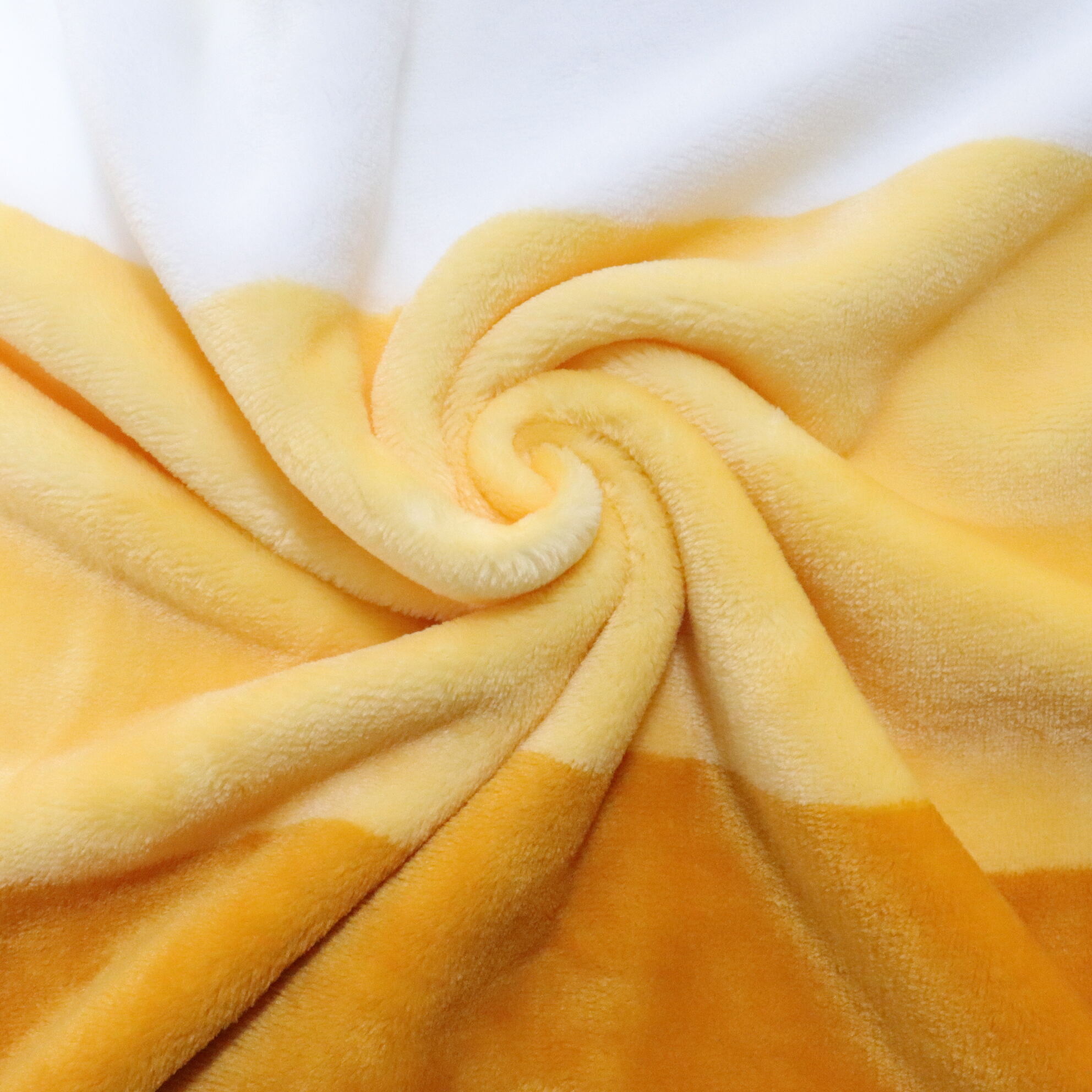 Sell high quality smooth feel 100% polyester  fabric plush  flannel  fabric home textile/ factory