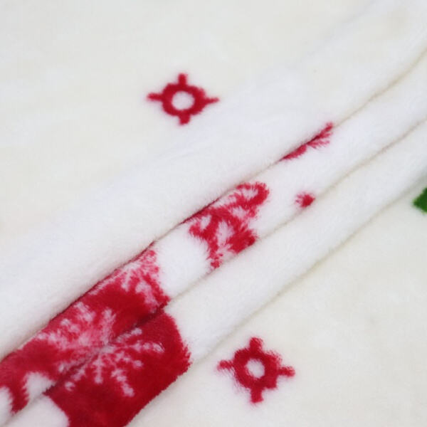 Celebrate the season with a cozy Christmas fleece throw.
