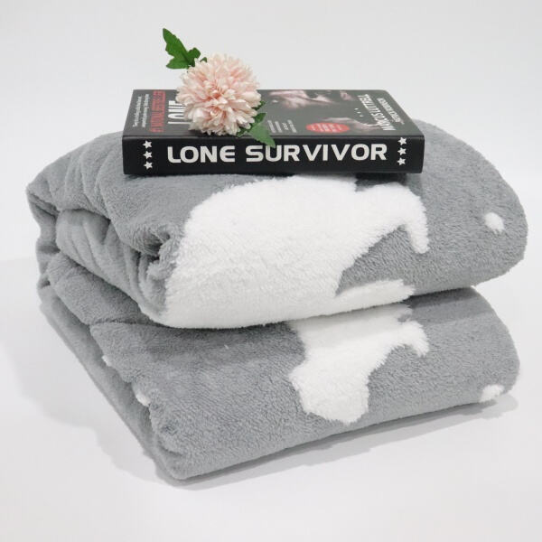 Bring luxury to your space with our fluffy sherpa fleece throw