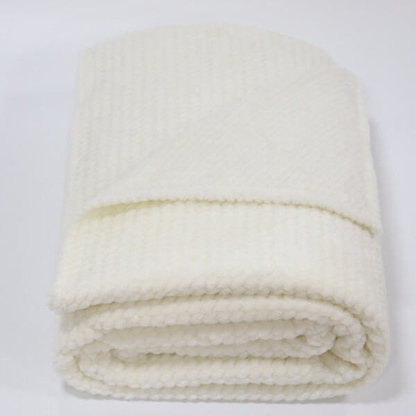 Fashionable White Fleece Blanket