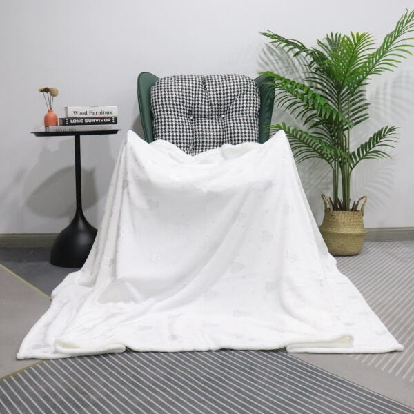 Add a Touch of Comfort to Your Holiday Du00e9cor with a Soft Blanke