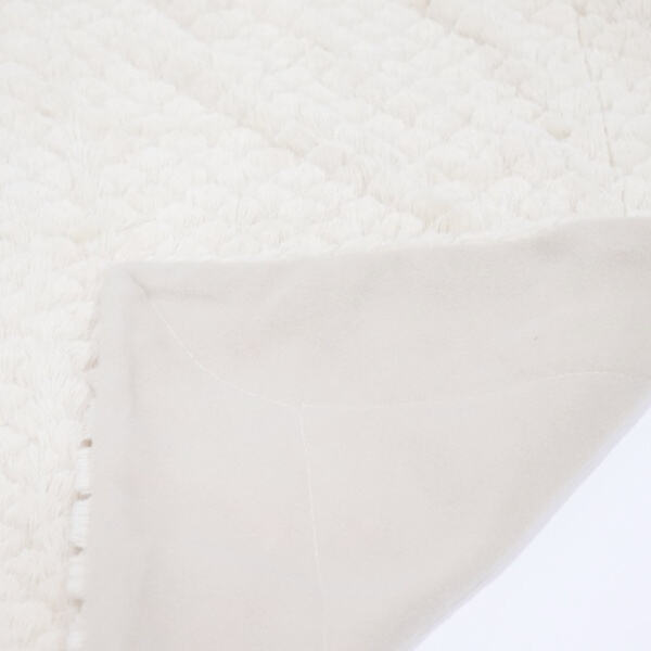 Wrap yourself in a fluffy fleece blanke