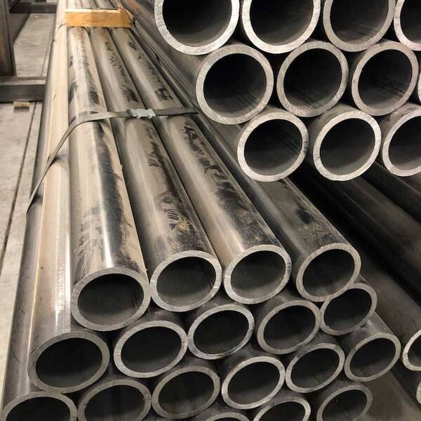 What are the advantages of using round tubes in construction