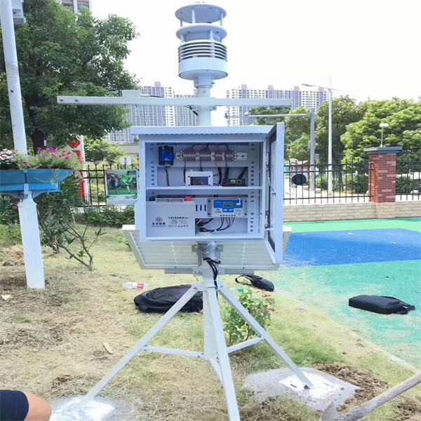 Portable weather stations for outdoor adventures
