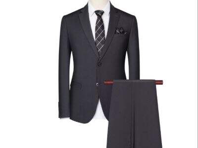 What to Expect When Getting a Custom-Made Suit