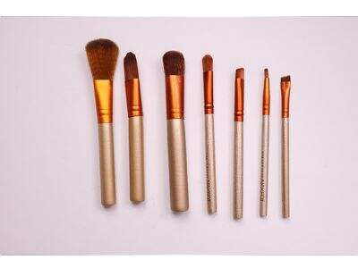 Les 10 peignes et brosses indispensables pour un kit de salon de démarrage