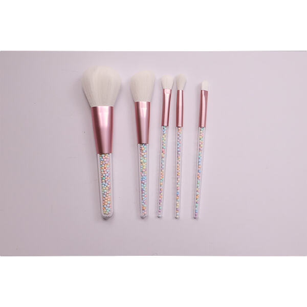 Maak een statement met deze unieke make-up borstelontwerpen.