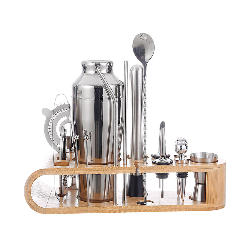 Hot Selling 700 ML Stainless Steel Cocktail Shaker Home Bar Set Bar Tool Set with Bamboo Stand factory