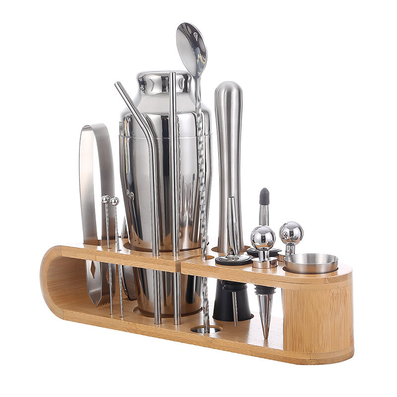 Hot Selling 700 ML Stainless Steel Cocktail Shaker Home Bar Set Bar Tool Set with Bamboo Stand factory