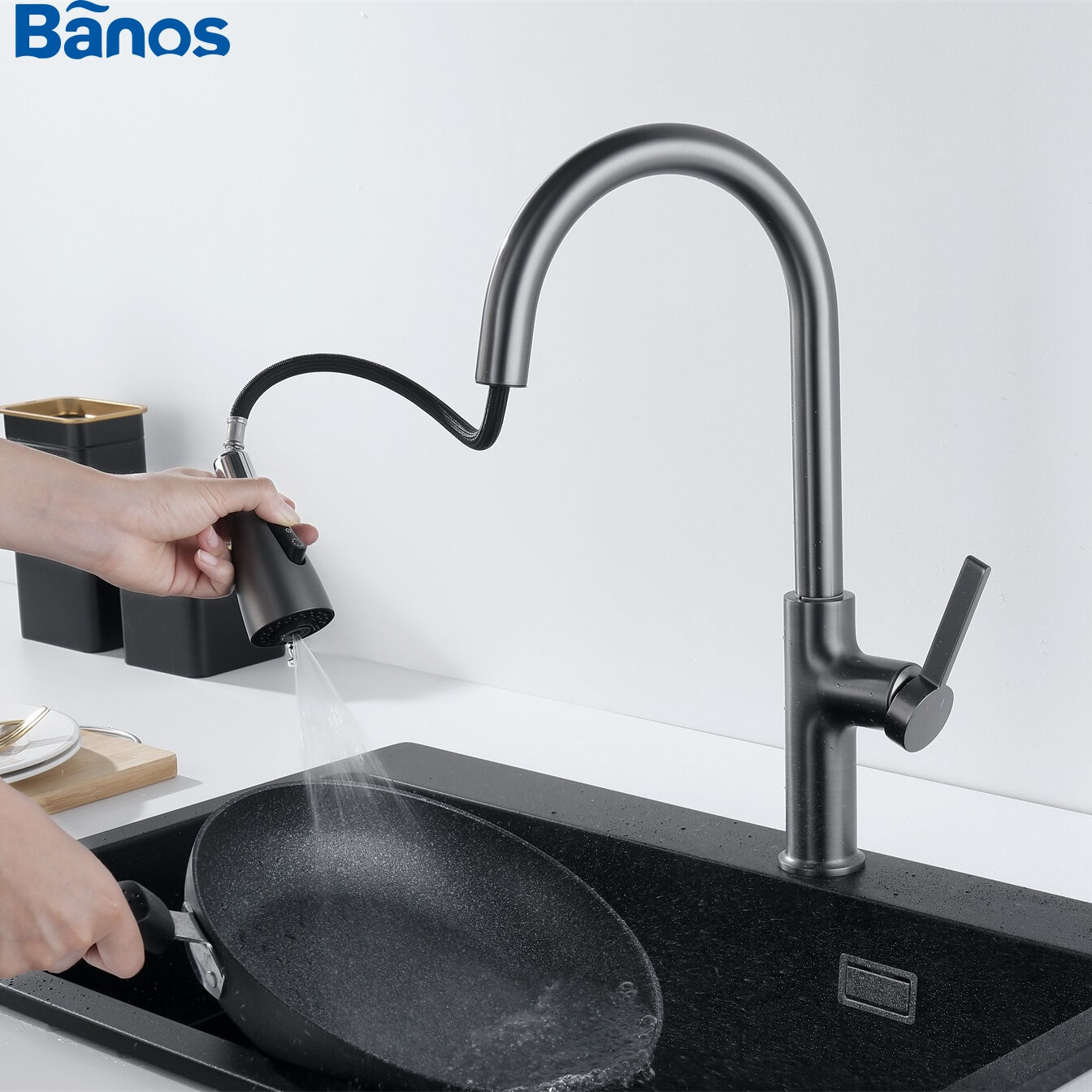 Olife Banos High Quality Gunmetal Hot Cold Kitchen Sink Water Saving Basin Faucet Brass  with Pull Out