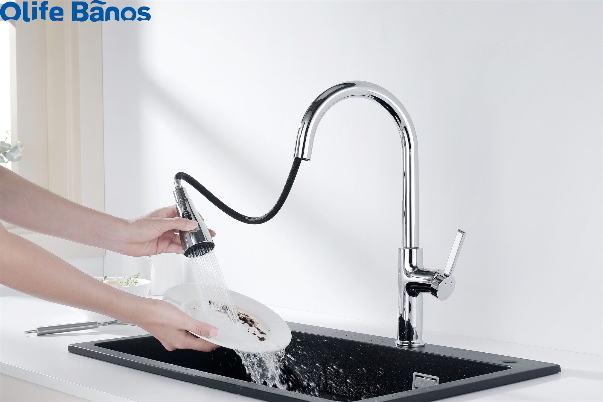 Taps Manufacturer Brass Long Flexible Hose Pull Down Rotating Single Sink Mixer Tap Hot And Cold Water Kitchen Sink Faucet factory