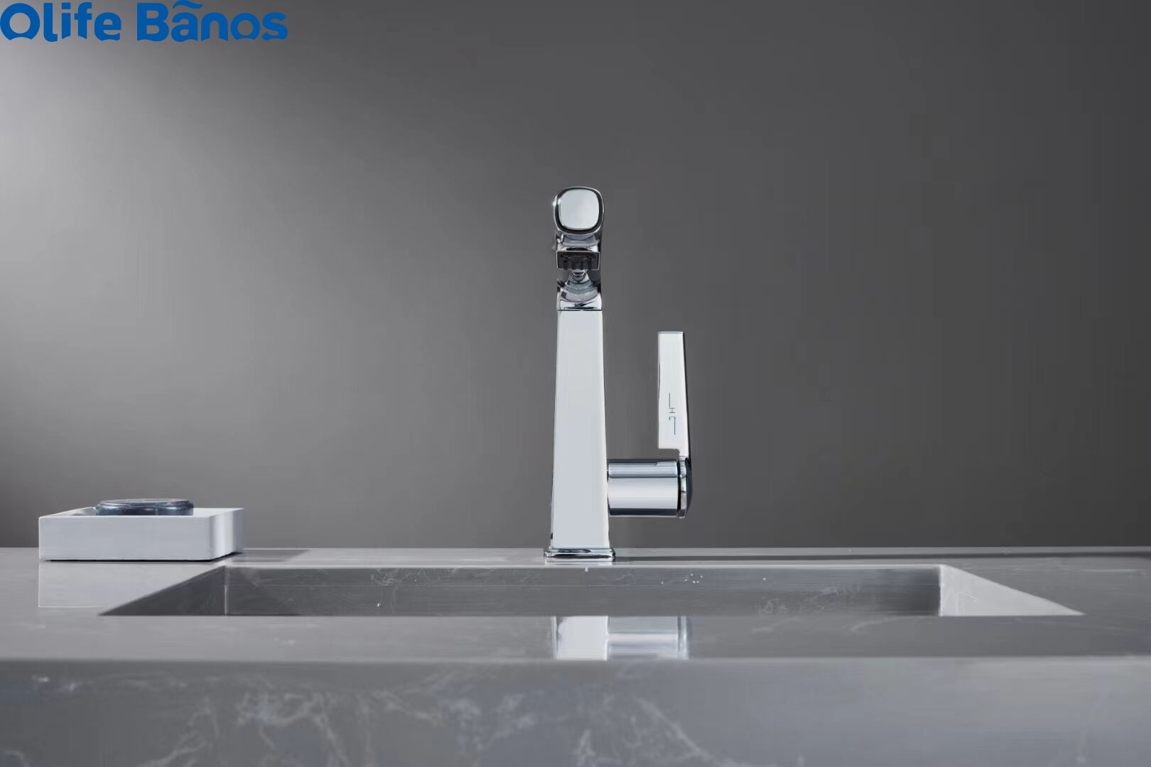 High Quality Luxury Bathroom Hot And Cold Water Flexible Stretch Out And Draw Back Basin Mixer Basin Faucet details