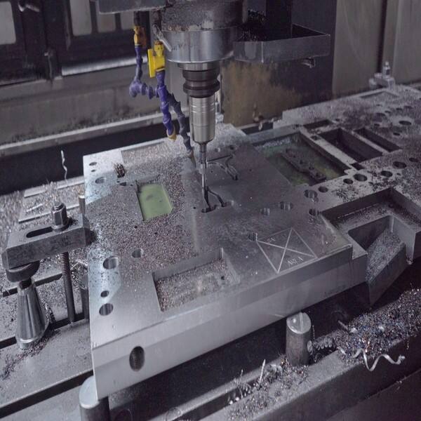 Precision and Efficiency in Injection Mold Making