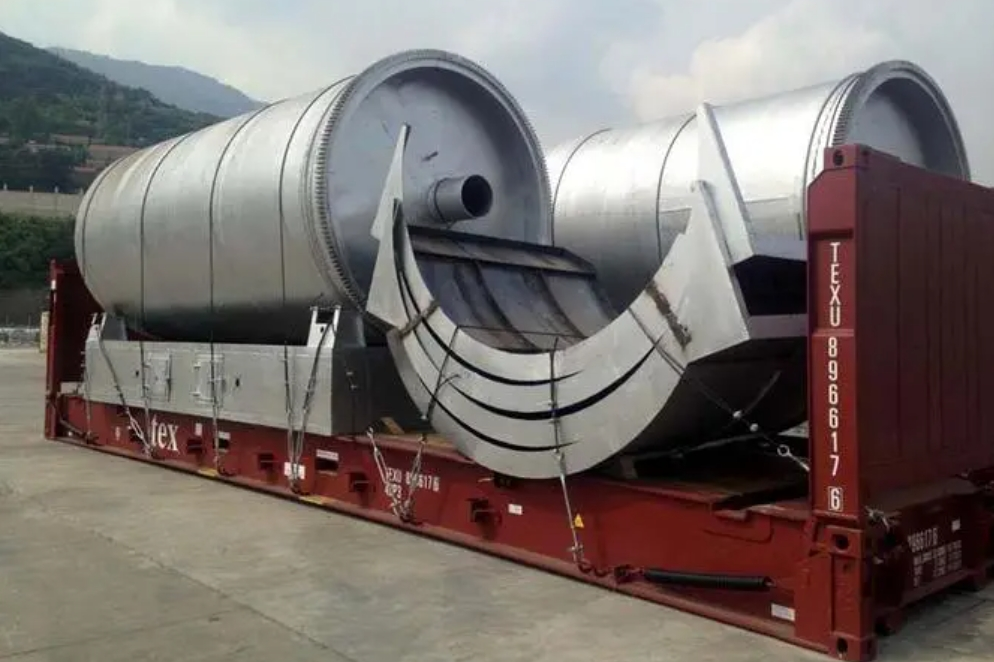 Recycling process of non-condensable gas from waste tire oil refining