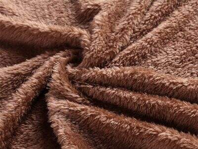 How to choose the perfect polar fleece fabric for your needs?