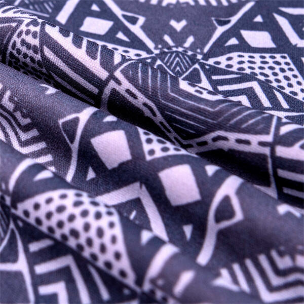 Experience ultimate comfort with softshell Polartec fabric