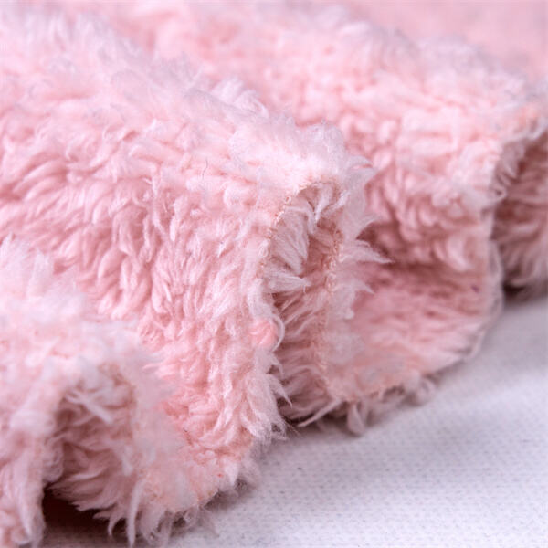 استمتعي بالراحة في ملابس الاسترخاء المصنوعة من الصوف والقطن المخلوط.