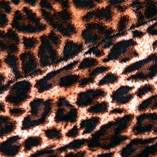 سروال نسائي أسود مصنوع من الفليس - الإضافة المثالية المريحة والأنيقة لخزانتك.