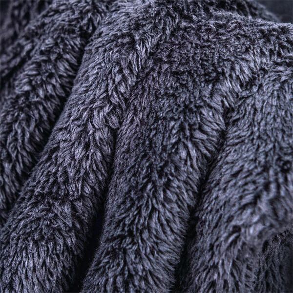 بقي دافئًا هذا الموسم مع خيارات خفيفة الوزن من الصوف والقطن المخلوط.