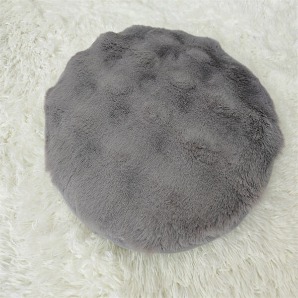 Adjustable seat pads for a day-long sitting experience.