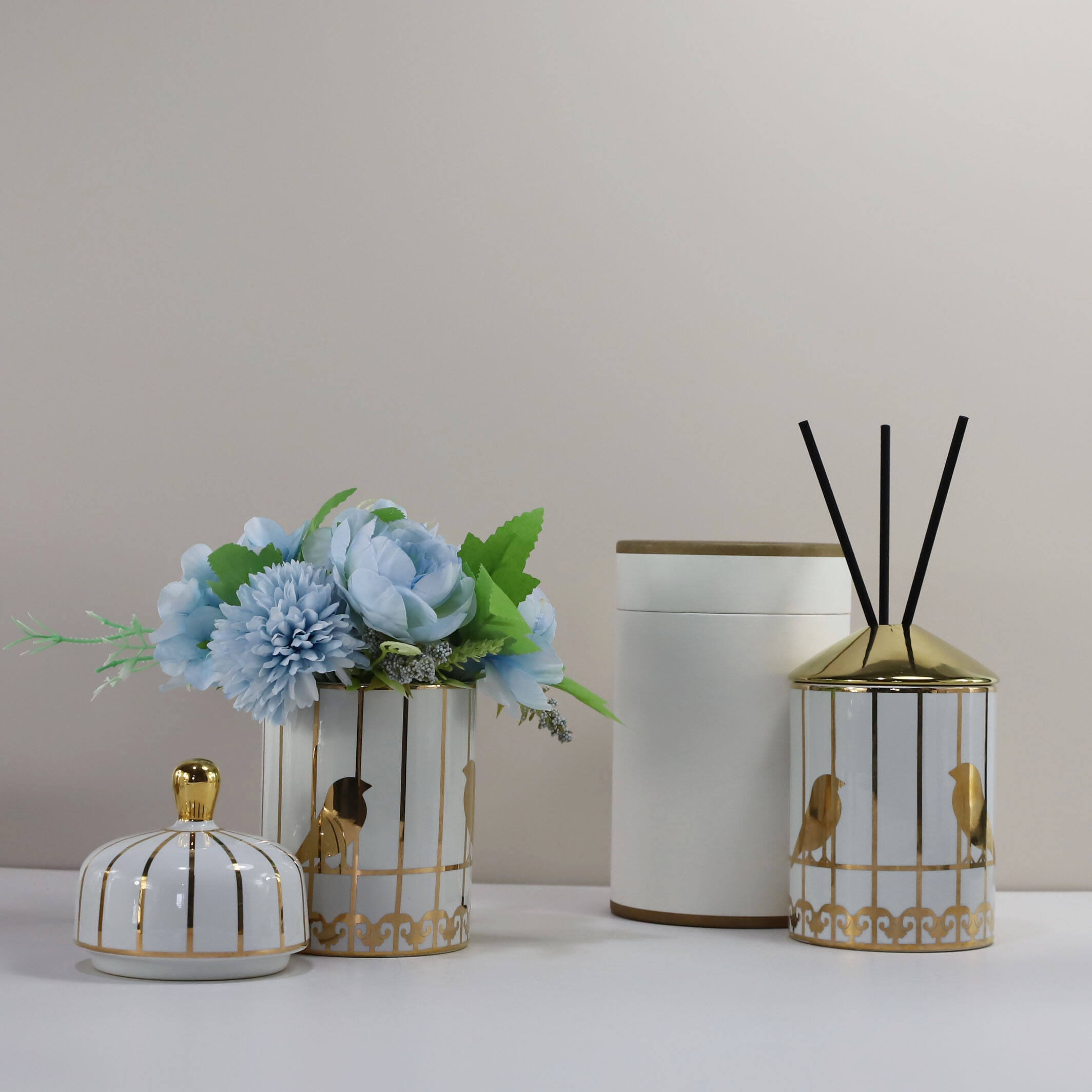 Unique Ceramic Diffuser Bottle With Black Rattan Sticks Empty Home Ceramic Aroma Essential Oil Diffuser Custom Candle Container factory