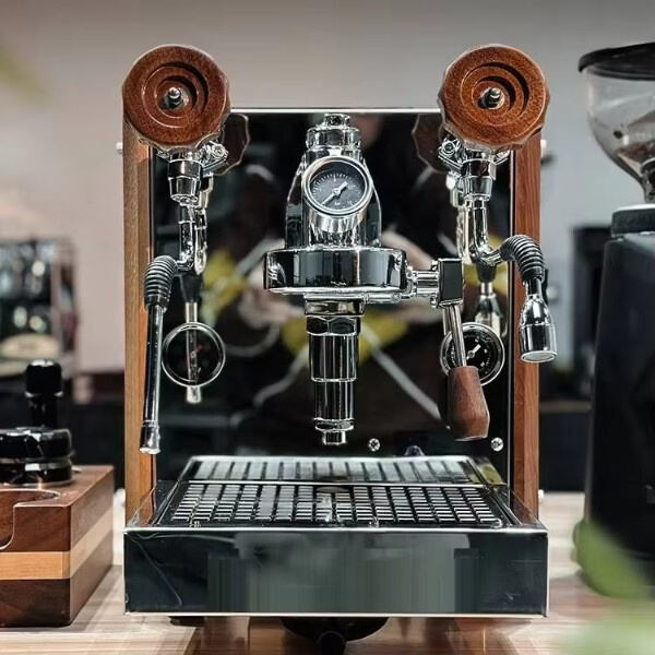 Halbautomatische Kaffeemaschinen für stressige Morgen