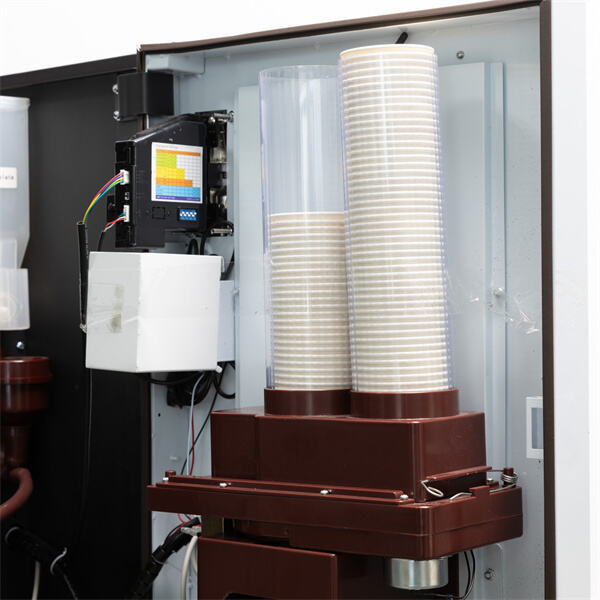 Verken milieuvriendelijke praktijken en manieren om afval te verminderen in je koffieautomaatbedrijf.