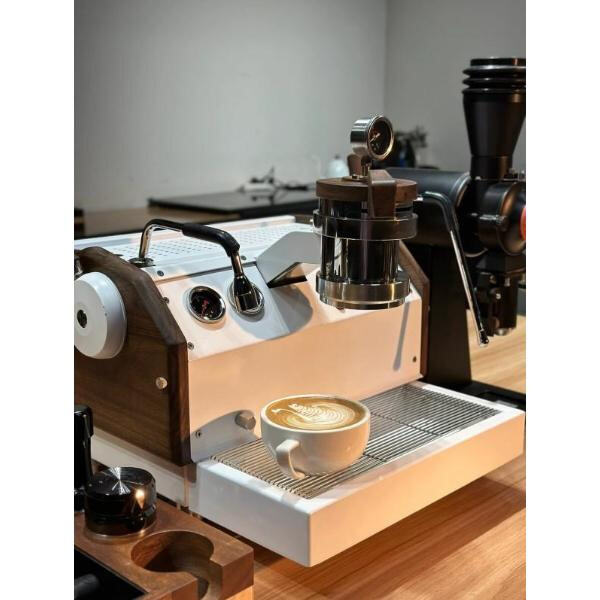 Vorteile und Nachteile der Verwendung einer Halbautomatischen Espressomaschine