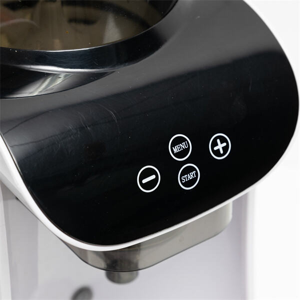 Transformez votre lait ordinaire en préparations aériennes et savoureuses avec un mélangeur à lait