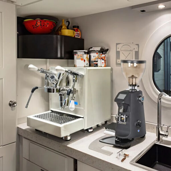 Unleashing the full potential of your coffee beans with a grinder and espresso machine