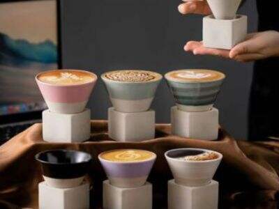 De productiewerkflow van een volledig koffie-set
