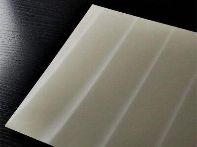 رقائق الألومنيوم مقابل الغلاف البلاستيكي: أيهما أفضل للاستخدام التجاري؟