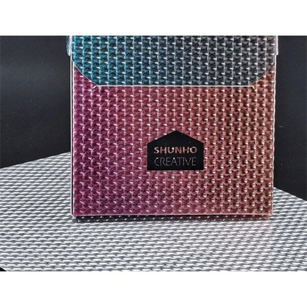 Entdecke unendliche Möglichkeiten mit Hologrammkarton