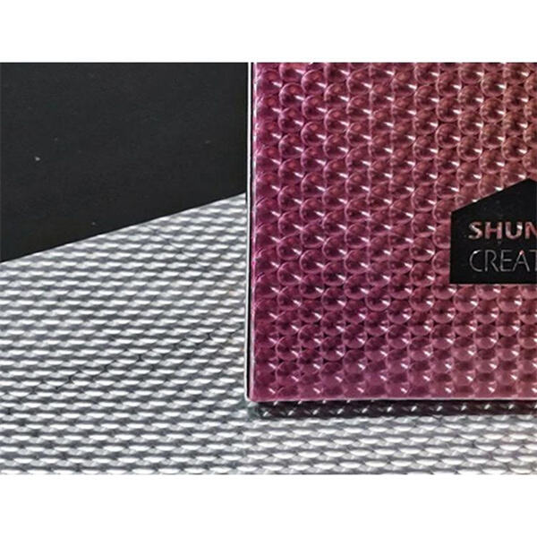 Holographic paper adds a new dimension to printing and packaging