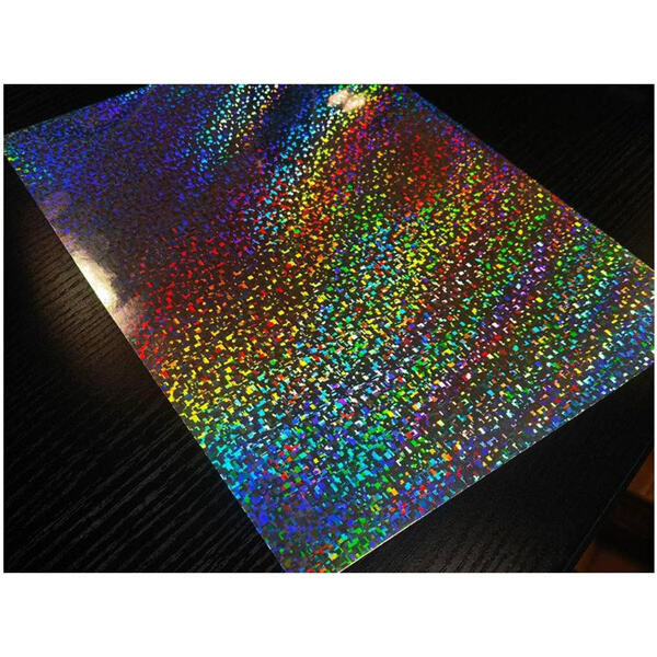 Leuchten und Glitzern mit holografischem Kartonpapier