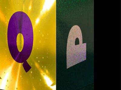 Holographic Paper Finishes: Glossy, Matte, or Textured?