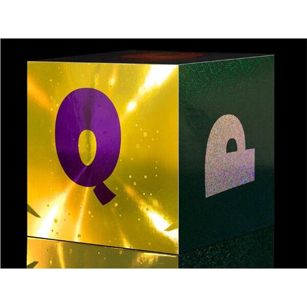 背中を痛めないで!簡単な箱の持ち上げ方のコツ