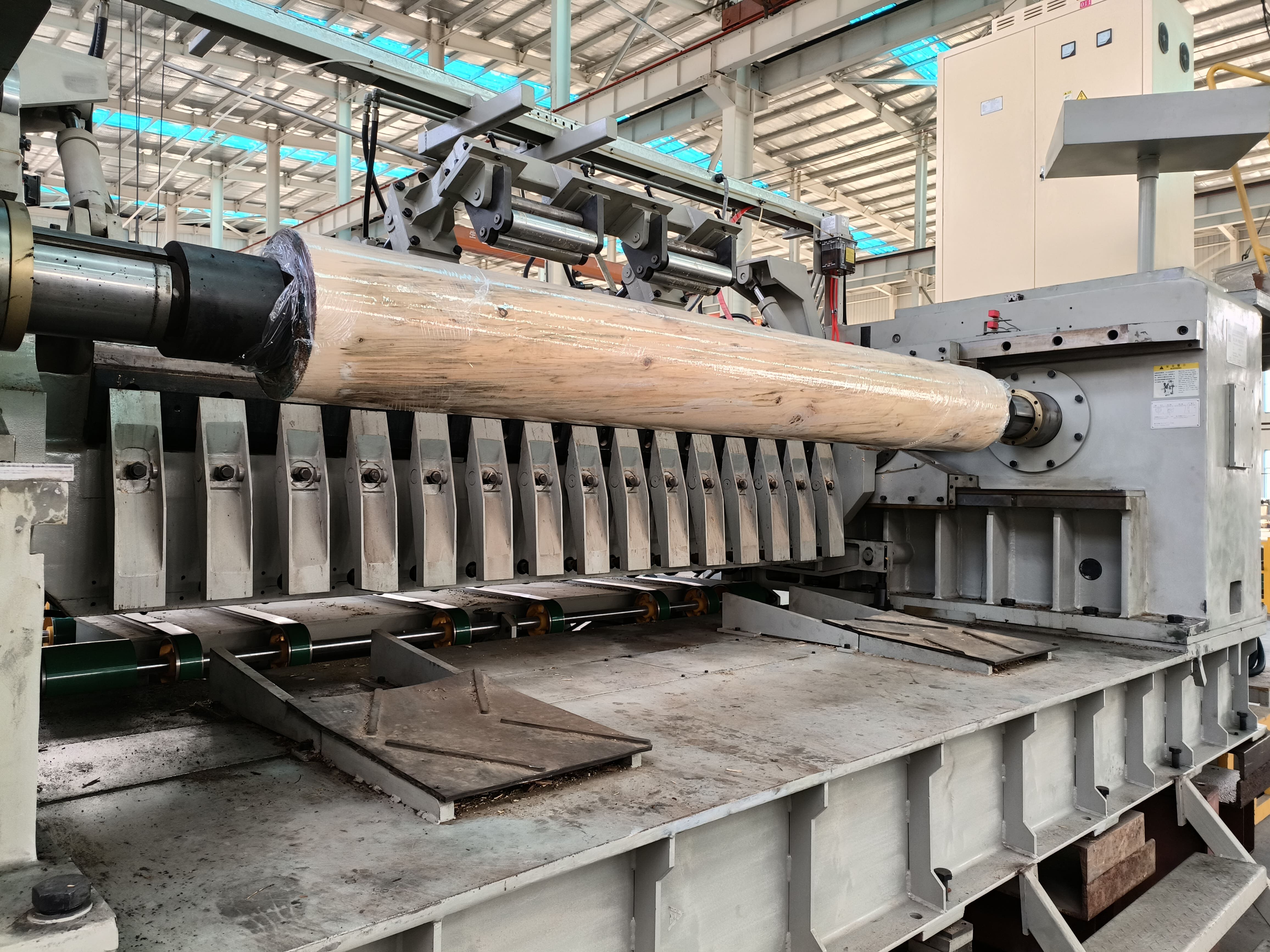 4ft 8ft 10ft  CNC Plywood Manufacturing Machine Veneer Peeling Machine Veneer Rotary Peeling Lathe supplier