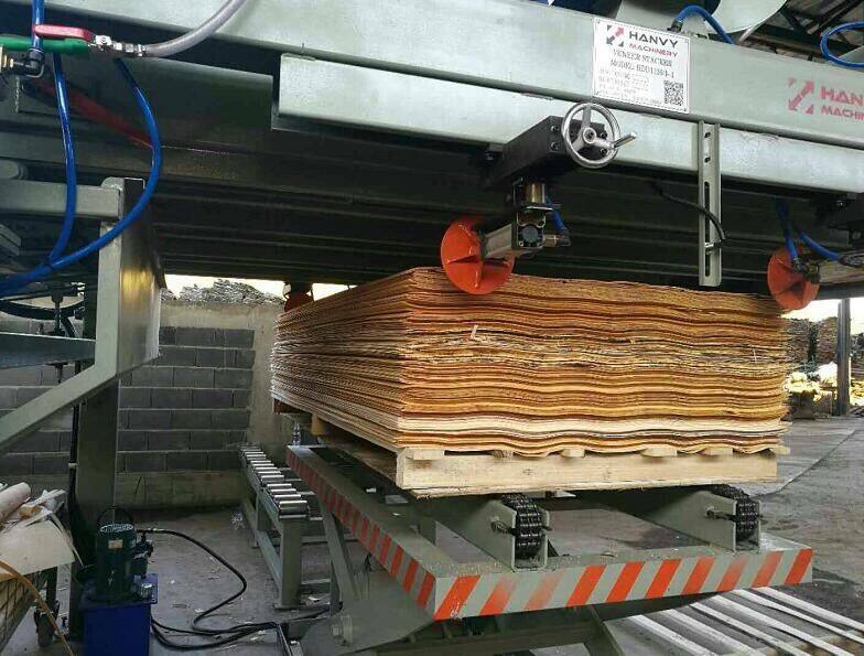 CE Automatic Vacuum Stacker Plywood Peel Lathe Wood Veneer Peeling Stacking Machine details