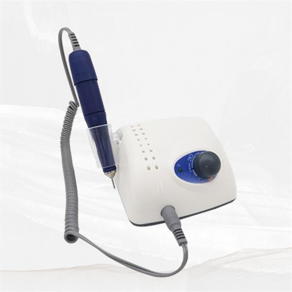 Machine Gun Kelly's Nail Art!"