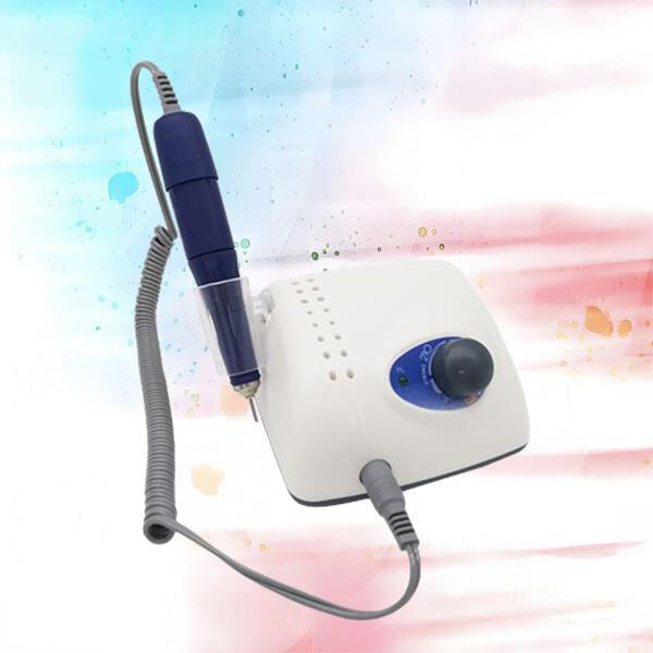 Effortlessly remove stubborn nail polish with precision