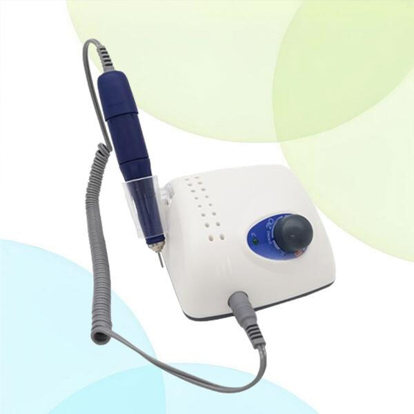 Prežijte doma náležitosti salónovej kvality nehtov s mikromotorovým nehtovým frézom