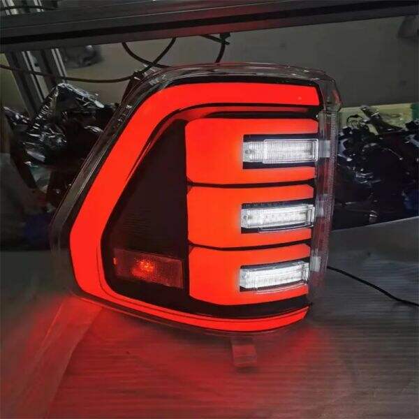 สมรรถนะและทัศนวิสัยที่ดียิ่งขึ้นกับไฟท้ายด้านหลัง Ford F150 ปี 2021.