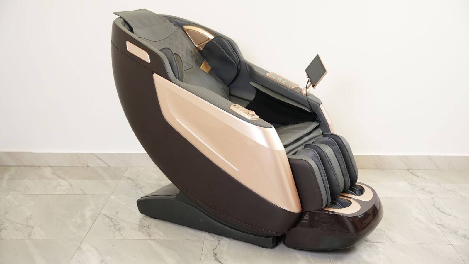 M12L 4d Shiatsu Pvc Leather Plastic Headrest 8d Massage Chair supplier